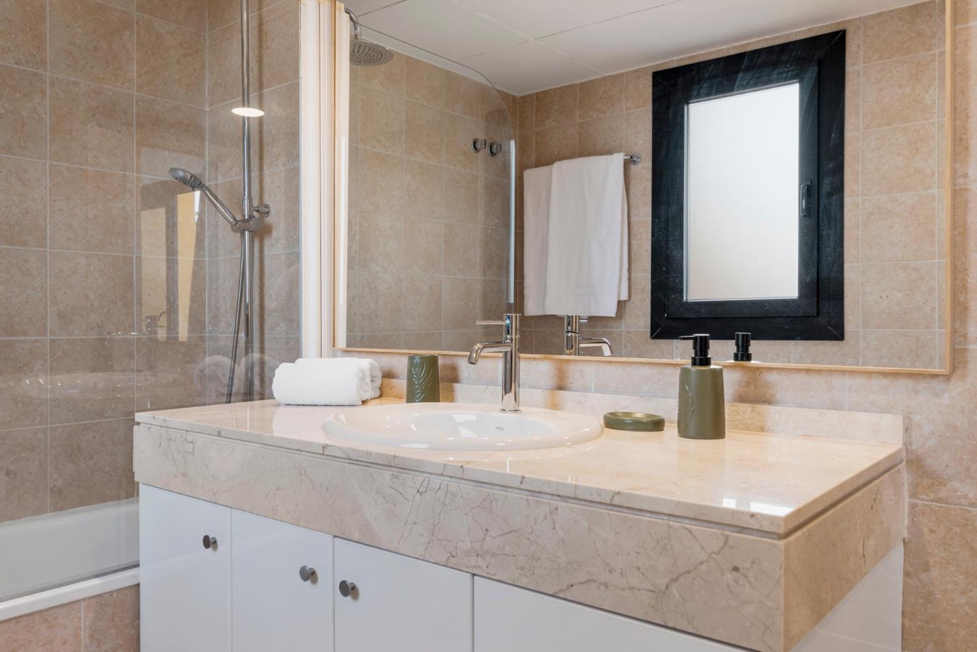 Sky And Sea Estepona Penthouse מראה חיצוני תמונה