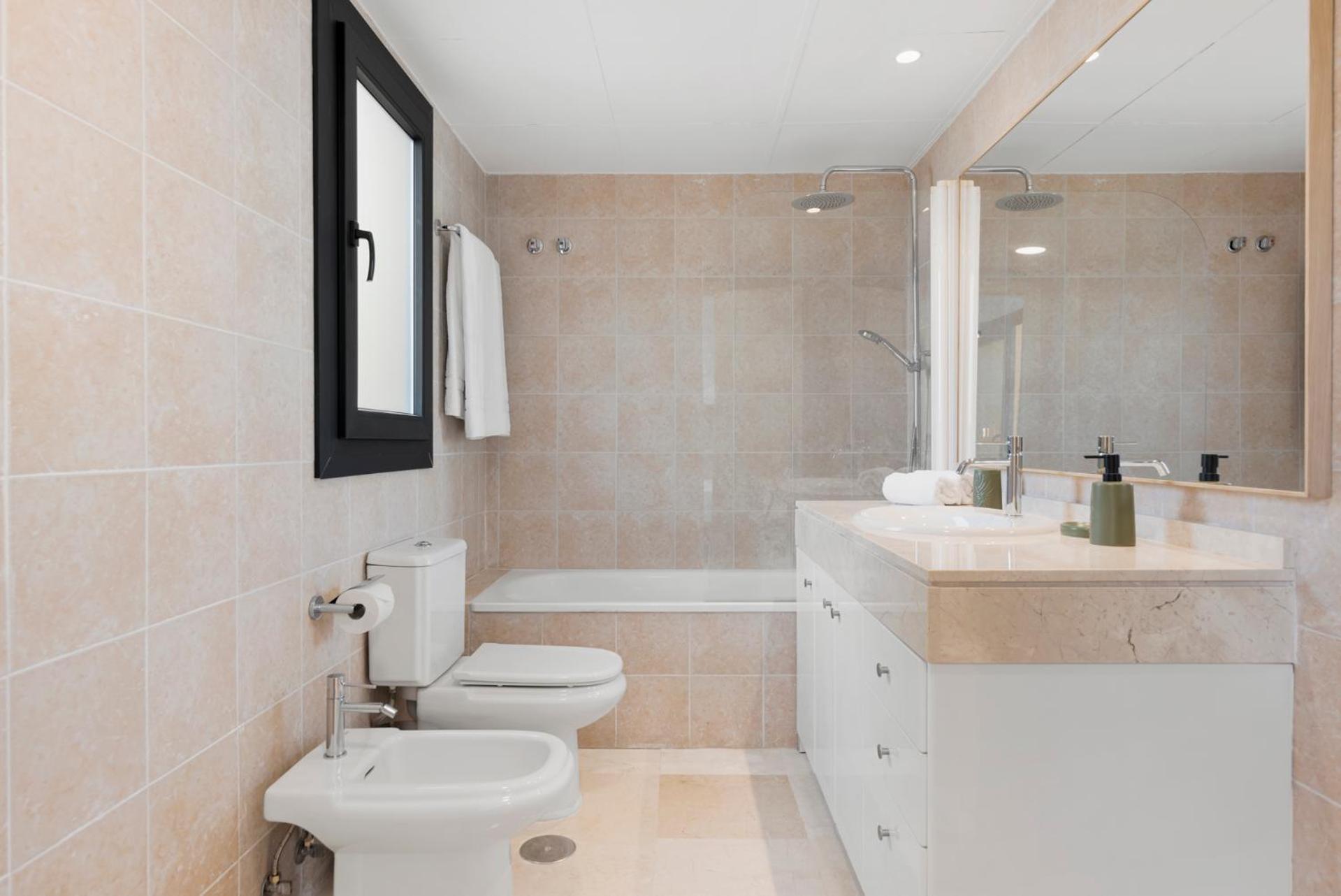 Sky And Sea Estepona Penthouse מראה חיצוני תמונה