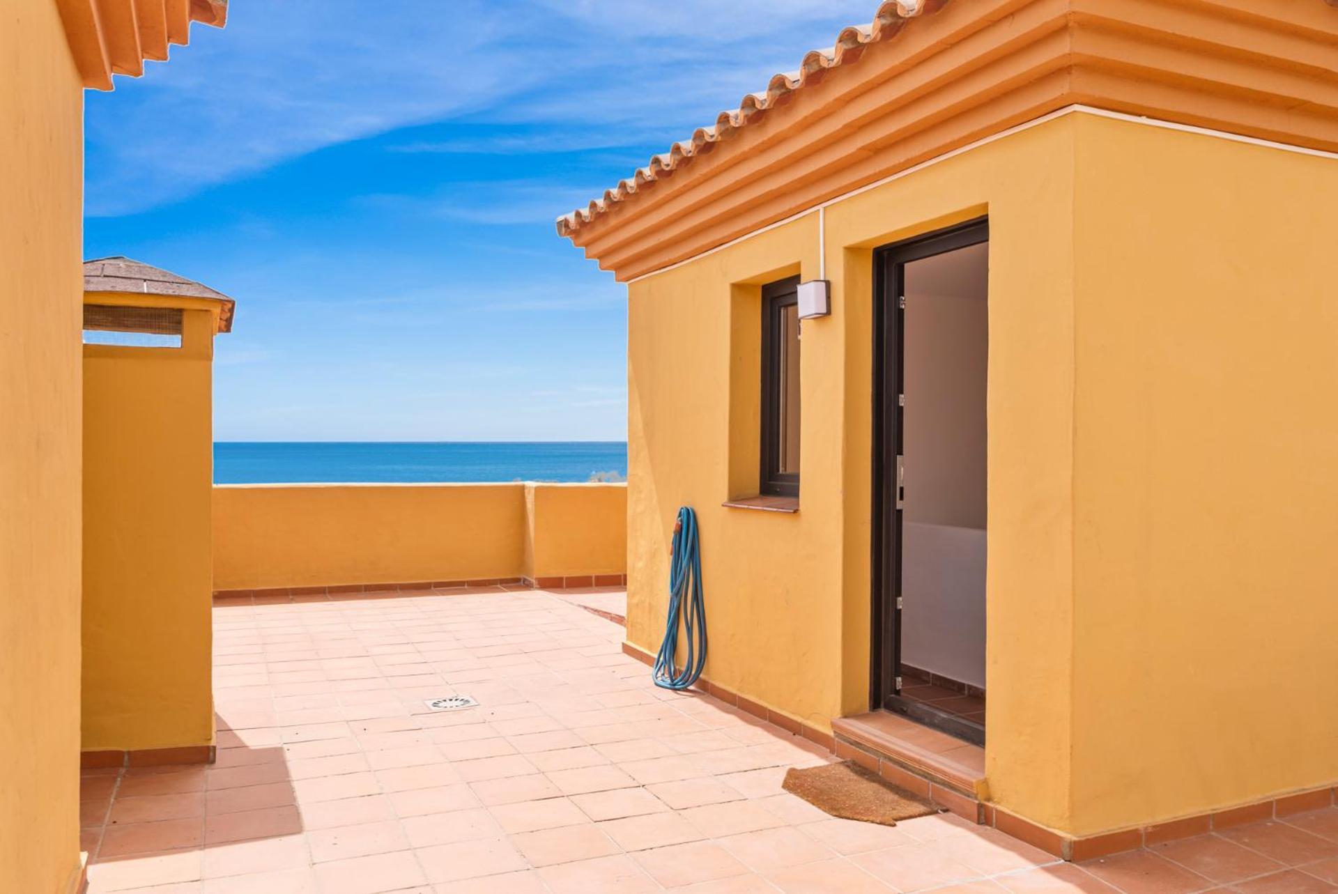 Sky And Sea Estepona Penthouse מראה חיצוני תמונה