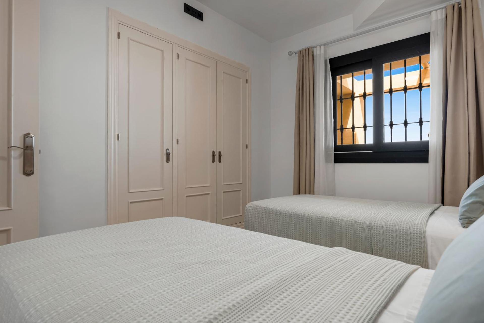 Sky And Sea Estepona Penthouse מראה חיצוני תמונה